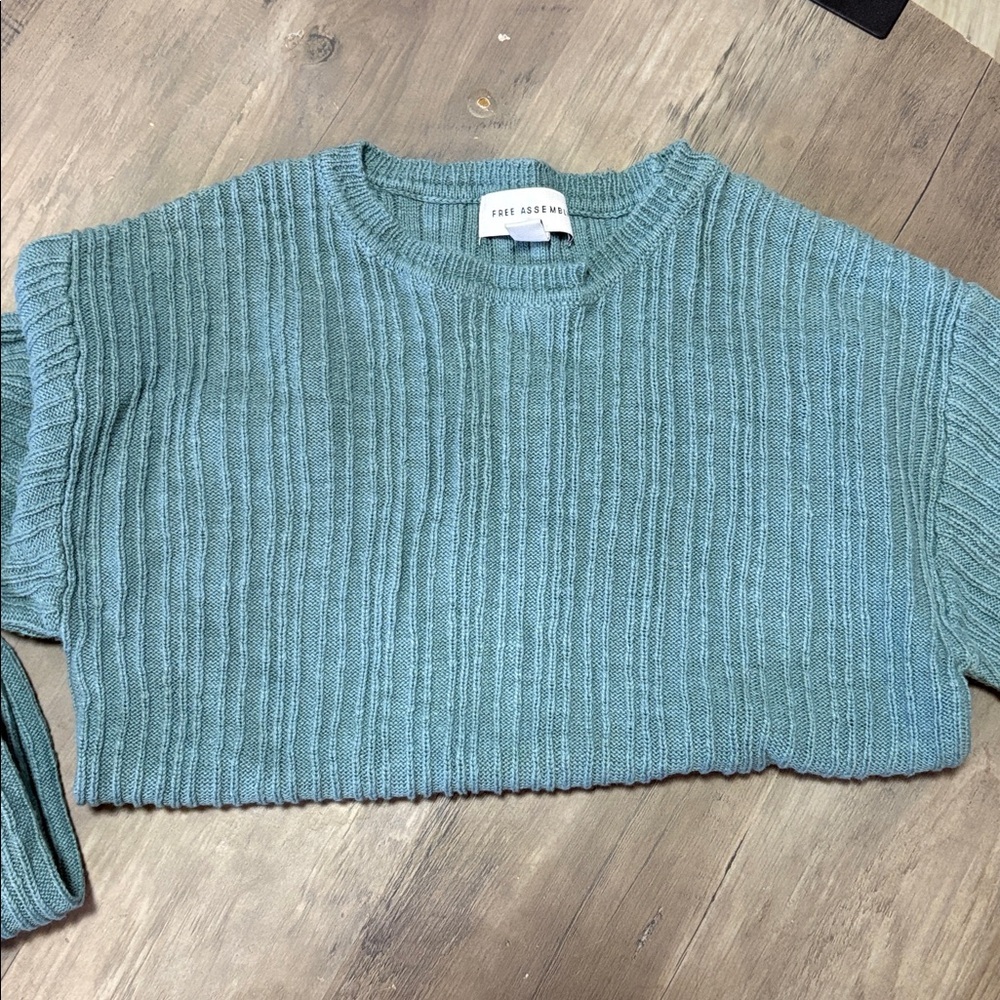 Free Assembly Ribbed Knit Two Piece - Picture 4 of 5